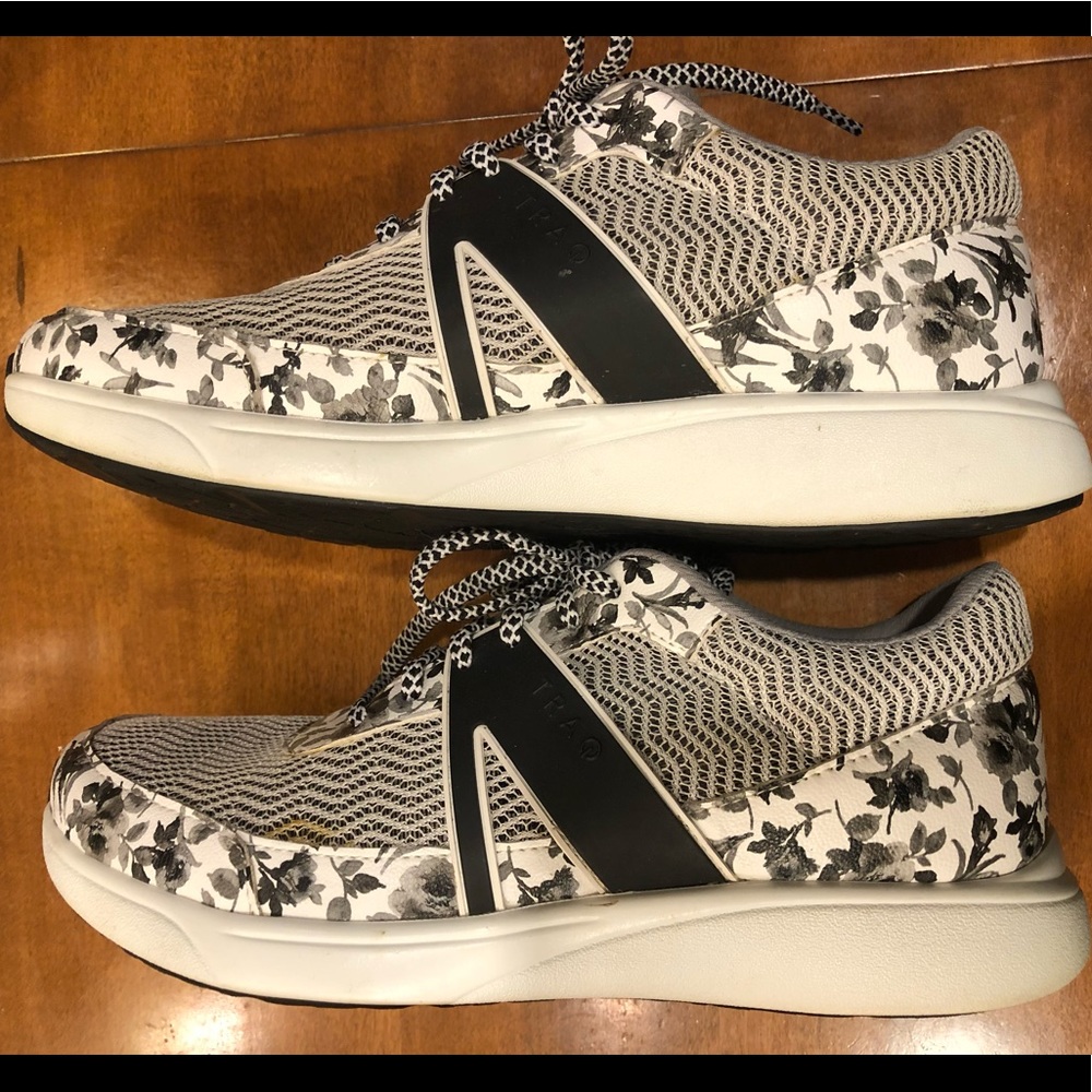 Like new Algeria Traq Qarma shoes (watercolor)